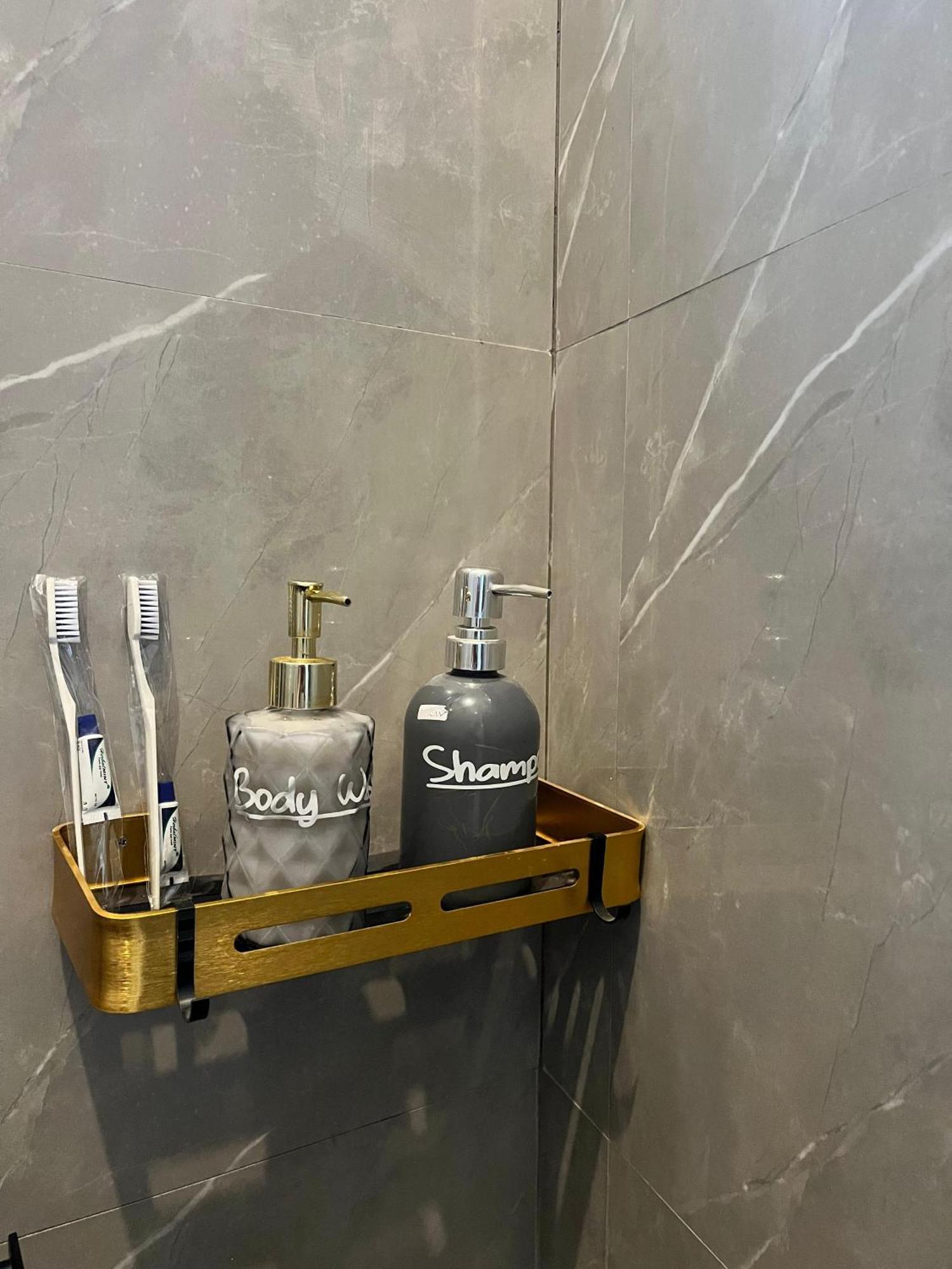 Java Hostel Tumpak Sewu Sidomukti Номер фото